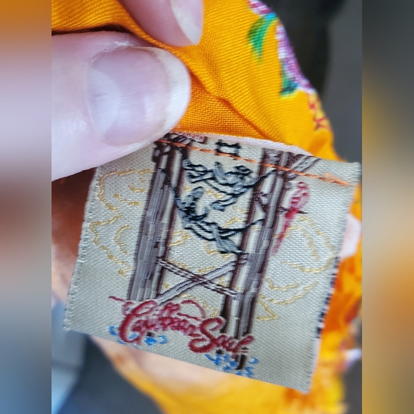 Like new & authentic! Fringed Hawaiian scarf shaw - Picture 5 of 9